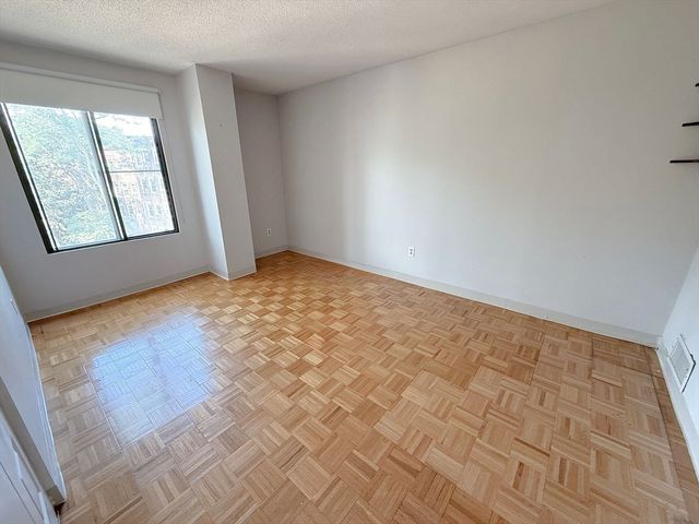 1580 Massachusetts 5G, Cambridge, MA 02138