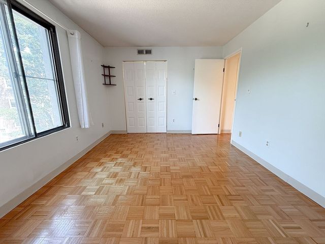 1580 Massachusetts 5G, Cambridge, MA 02138