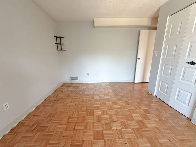 1580 Massachusetts 5G, Cambridge, MA 02138
