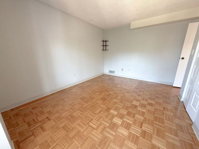 1580 Massachusetts 5G, Cambridge, MA 02138