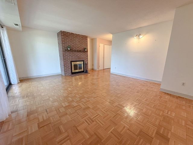 1580 Massachusetts 5G, Cambridge, MA 02138