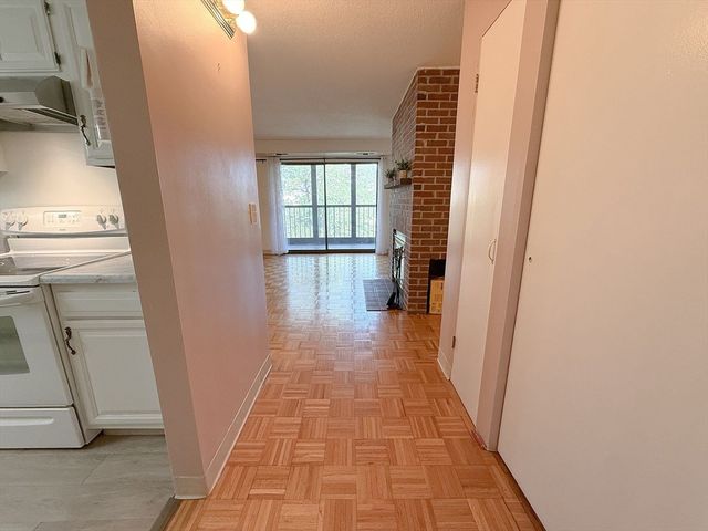 1580 Massachusetts 5G, Cambridge, MA 02138