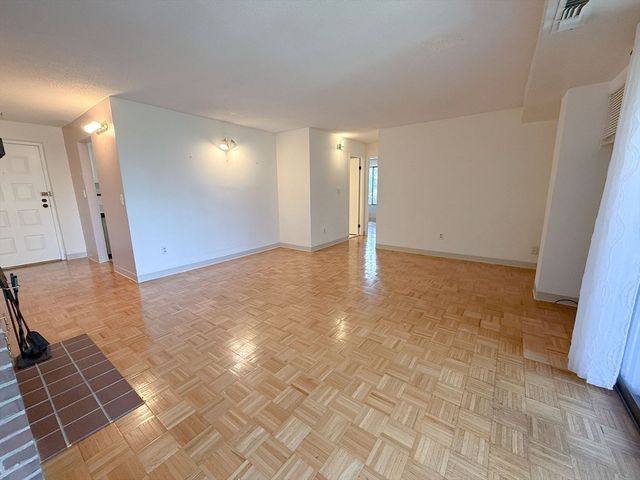 1580 Massachusetts 5G, Cambridge, MA 02138