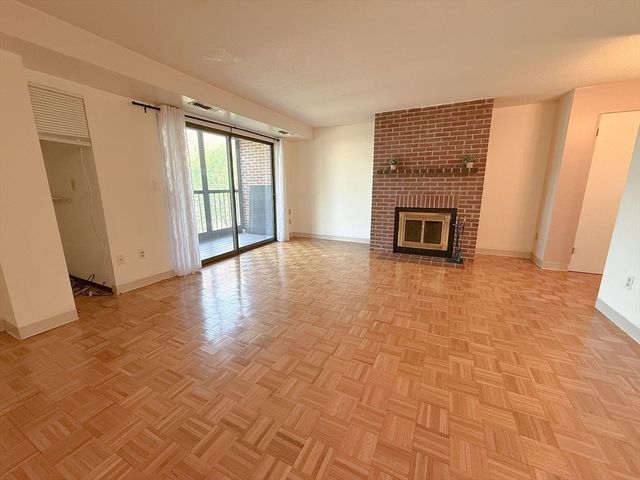 1580 Massachusetts 5G, Cambridge, MA 02138