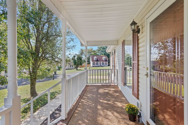 103 Saint Margarett Cir, Columbia, TN 38401