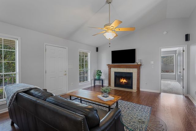 103 Saint Margarett Cir, Columbia, TN 38401