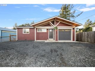 1955 28TH St, Coos Bay, OR 97420