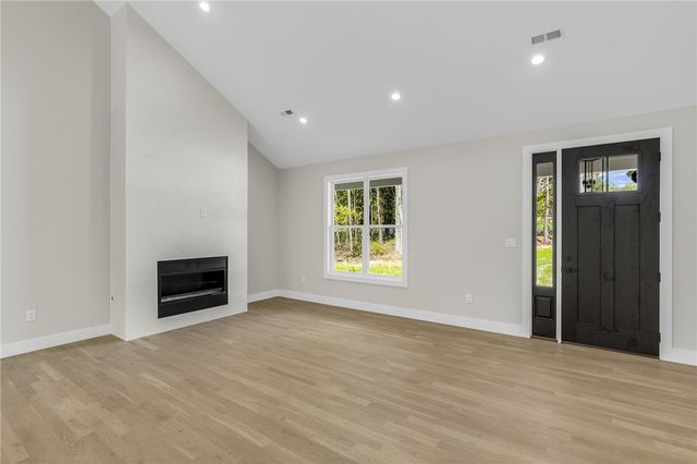 395 Mountainview Road, Landrum, SC 29356