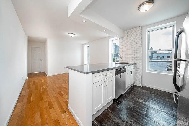 36-05 Vernon Boulevard, Long Island City, NY 11106
