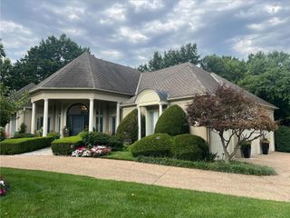 11504 Cedar Street, Leawood, KS 66211