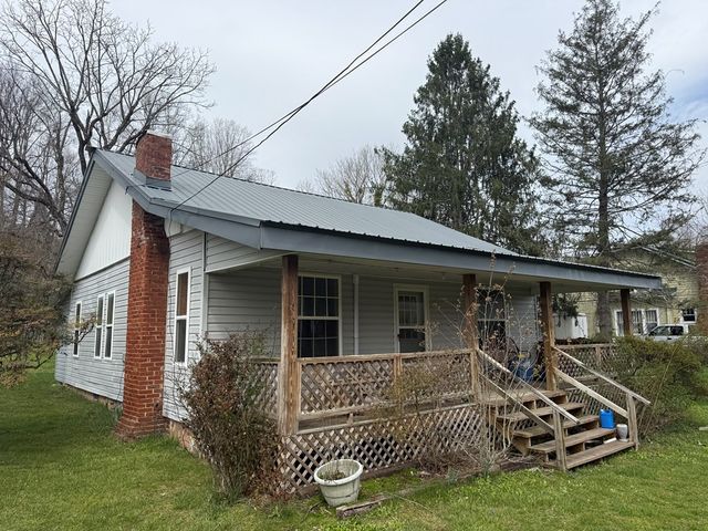110 Fisher Street, Andrews, NC 28901