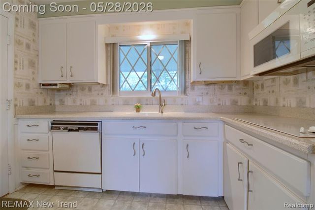 32216 Craftsbury Road, Farmington, MI 48334