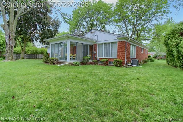 32216 Craftsbury Road, Farmington, MI 48334