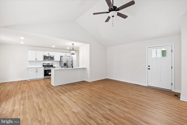 736 CIRCLE LN, Colonial Beach, VA 22443