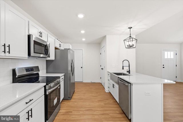 736 CIRCLE LN, Colonial Beach, VA 22443