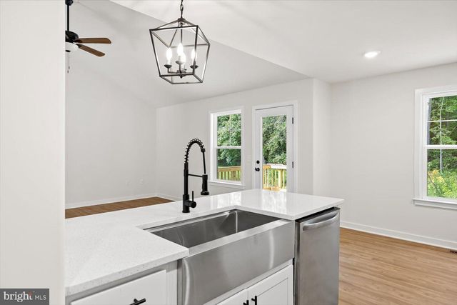 736 CIRCLE LN, Colonial Beach, VA 22443