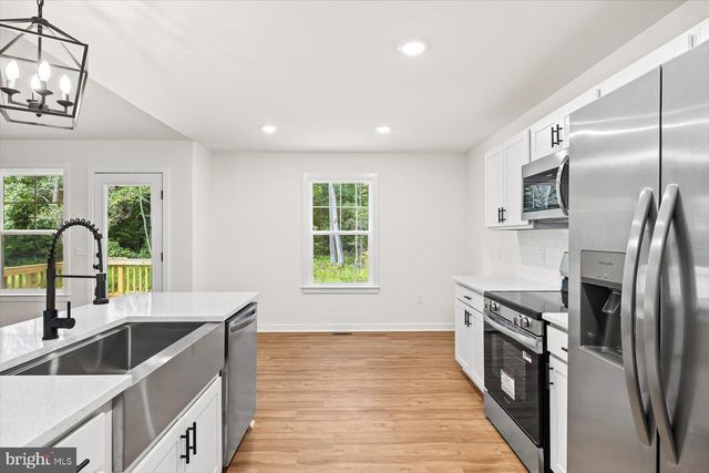 736 CIRCLE LN, Colonial Beach, VA 22443