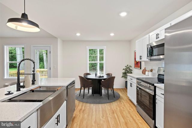 736 CIRCLE LN, Colonial Beach, VA 22443