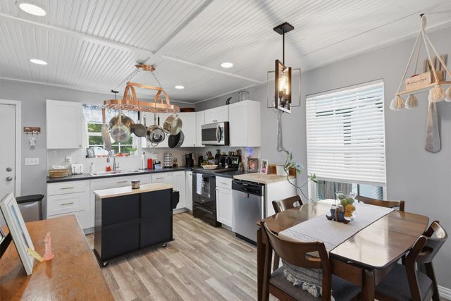 201 Spring Valley Circle, Azle, TX 76020