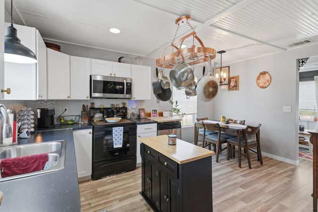 201 Spring Valley Circle, Azle, TX 76020