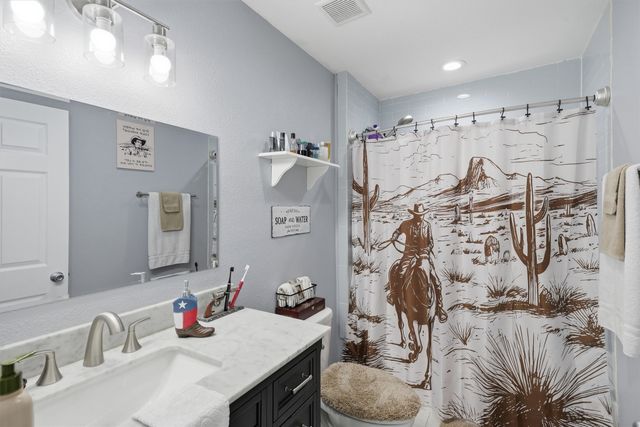 201 Spring Valley Circle, Azle, TX 76020