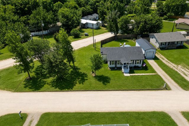 201 Spring Valley Circle, Azle, TX 76020