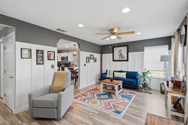 201 Spring Valley Circle, Azle, TX 76020