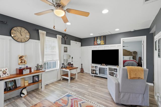 201 Spring Valley Circle, Azle, TX 76020