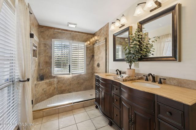 11718 N GRAN CRIQUE Court, Jacksonville, FL 32223