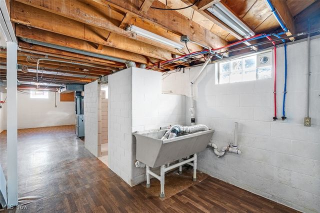 901 Anna Street, Youngstown, OH 44509