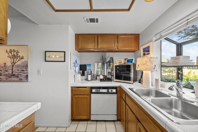 5728 Skyview Way G, Agoura Hills, CA 91301