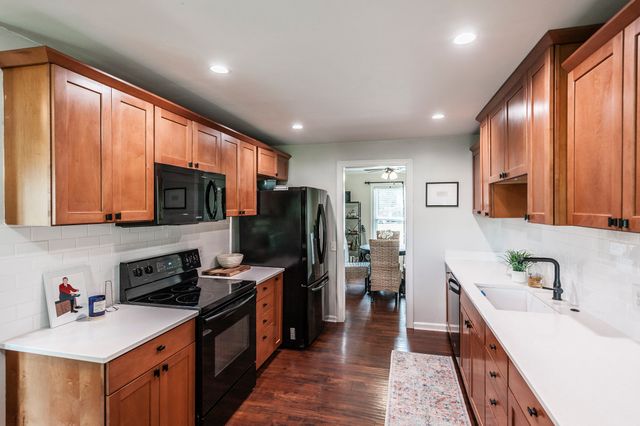 110 Brookhaven Dr, Gallatin, TN 37066