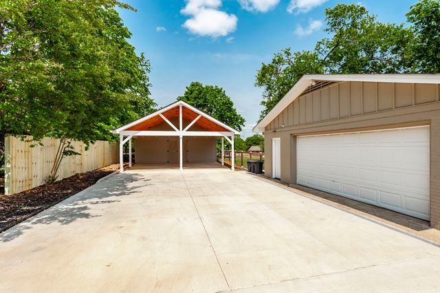 110 Brookhaven Dr, Gallatin, TN 37066