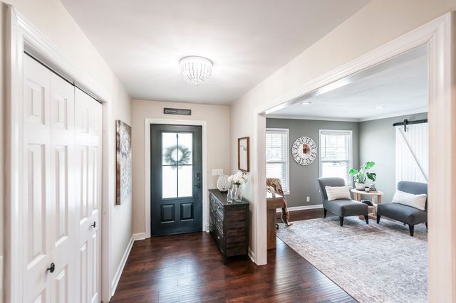 110 Brookhaven Dr, Gallatin, TN 37066