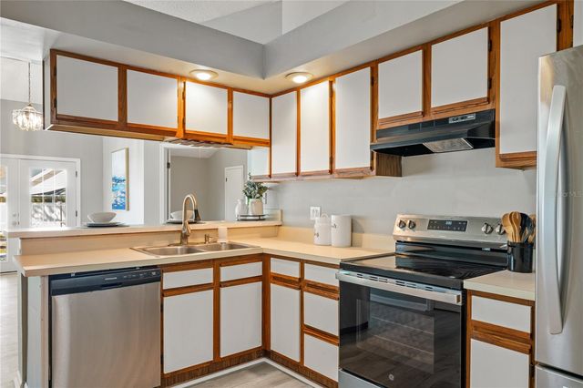 11304 MAYBROOK AVENUE, Riverview, FL 33569