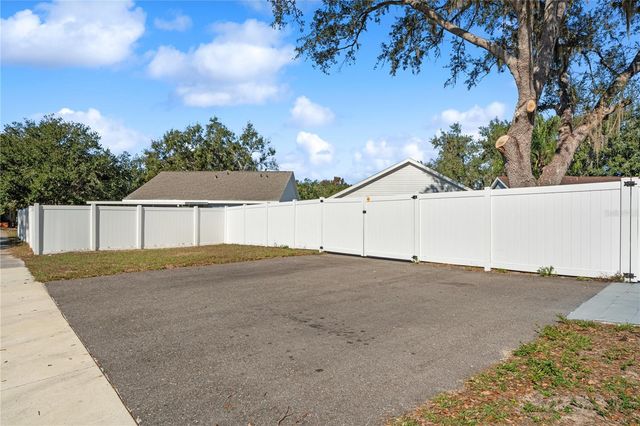 11304 MAYBROOK AVENUE, Riverview, FL 33569