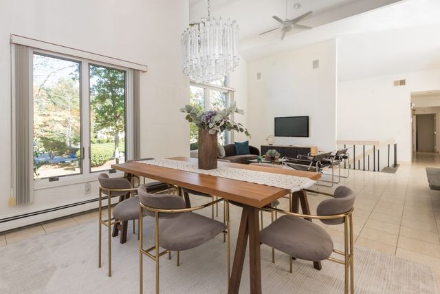 16 Midland Rd, Lynnfield, MA 01940