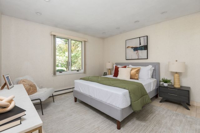 16 Midland Rd, Lynnfield, MA 01940