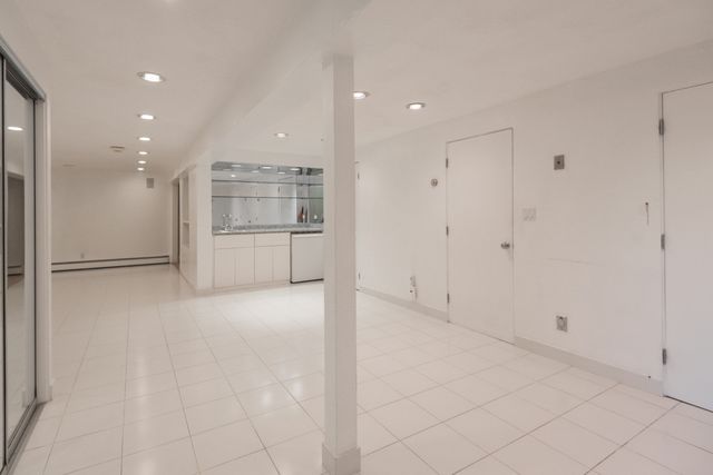 16 Midland Rd, Lynnfield, MA 01940