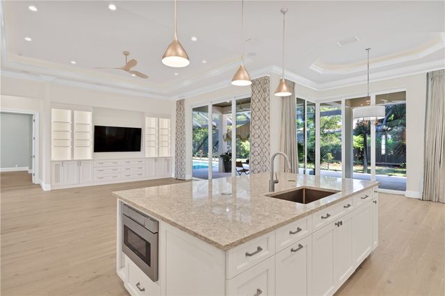 1008 Isla Verde Square, Vero Beach, FL 32963