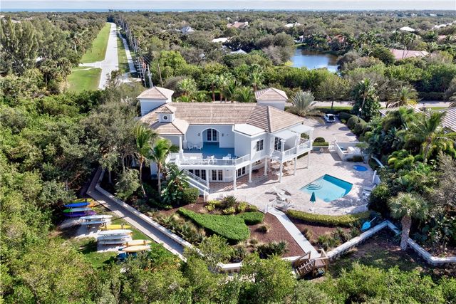 1008 Isla Verde Square, Vero Beach, FL 32963