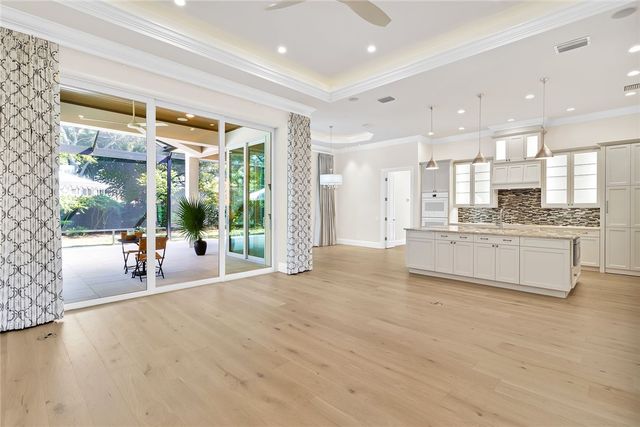 1008 Isla Verde Square, Vero Beach, FL 32963