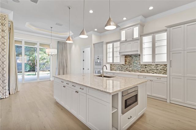 1008 Isla Verde Square, Vero Beach, FL 32963