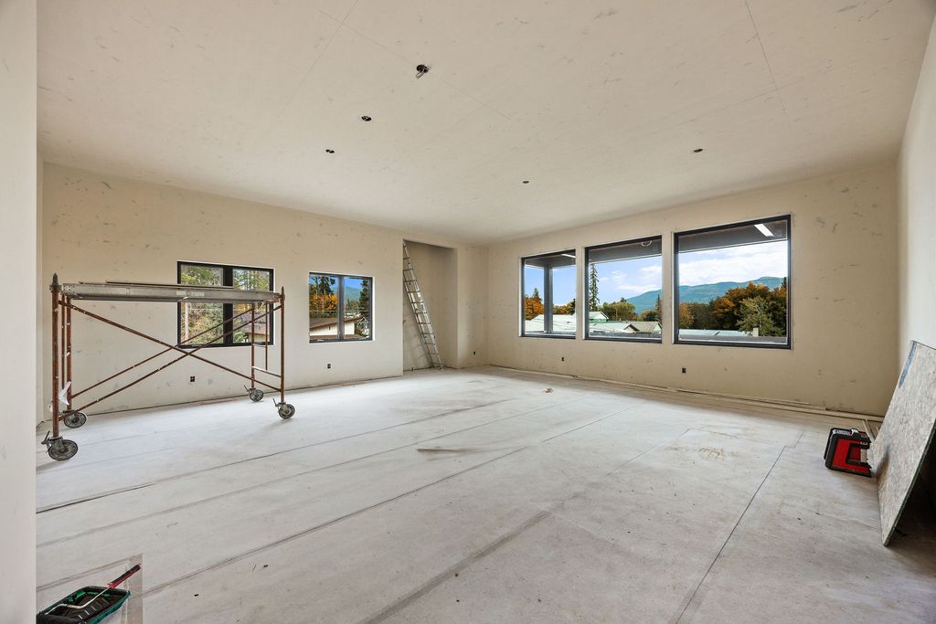 109 W 8th Street, Whitefish, MT 59937 photo 4