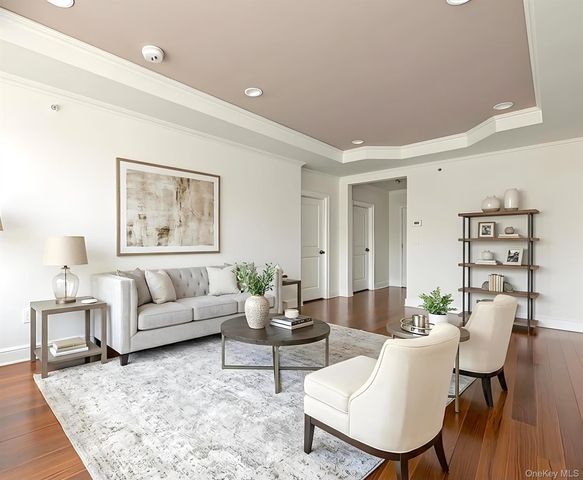236 Roosevelt Way 3306, Westbury, NY 11590