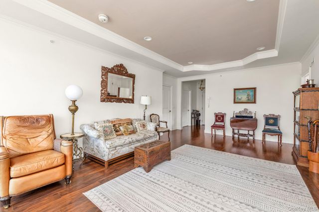 236 Roosevelt Way 3306, Westbury, NY 11590