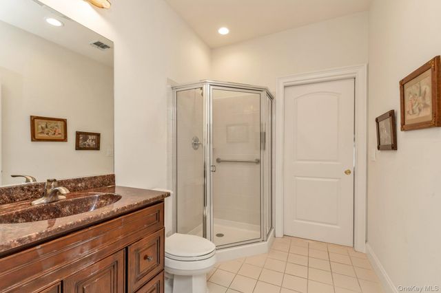 236 Roosevelt Way 3306, Westbury, NY 11590