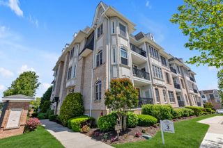 236 Roosevelt Way 3306, Westbury, NY 11590