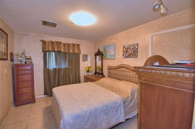 201 LAKE BONNY DRIVE E, Lakeland, FL 33801