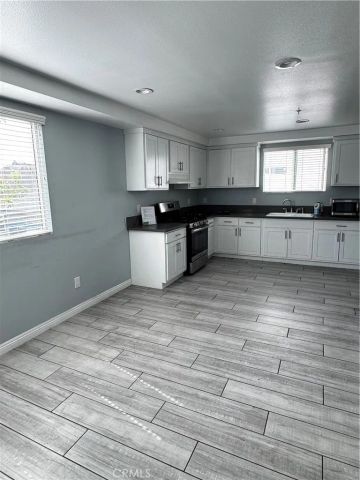 433 E 30th, Los Angeles, CA 90011